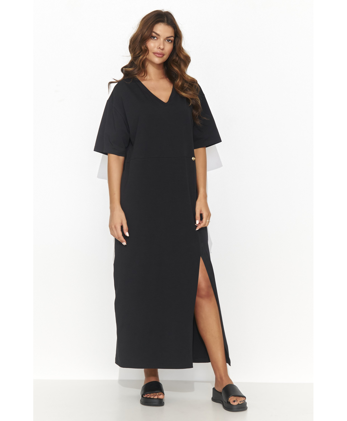 Moteriška oversize maxi suknelė su skiliu juoda NU466