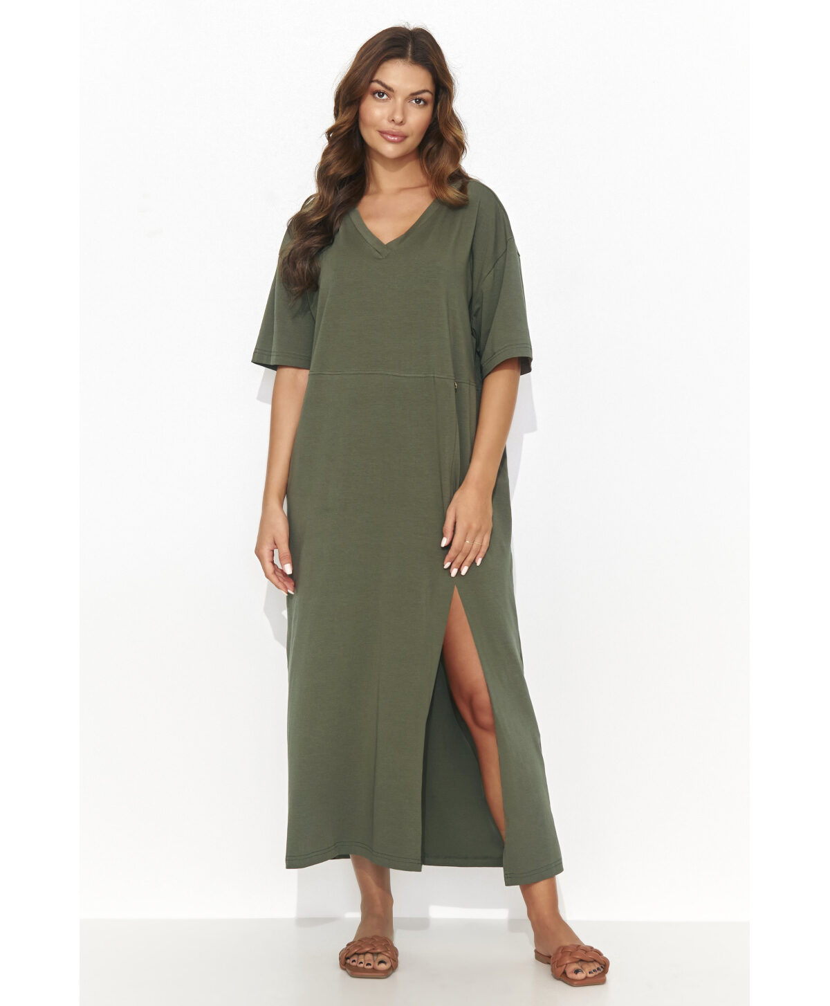 Kokvilnas maxi kleita oversize ar šķēlumu haki NU466
