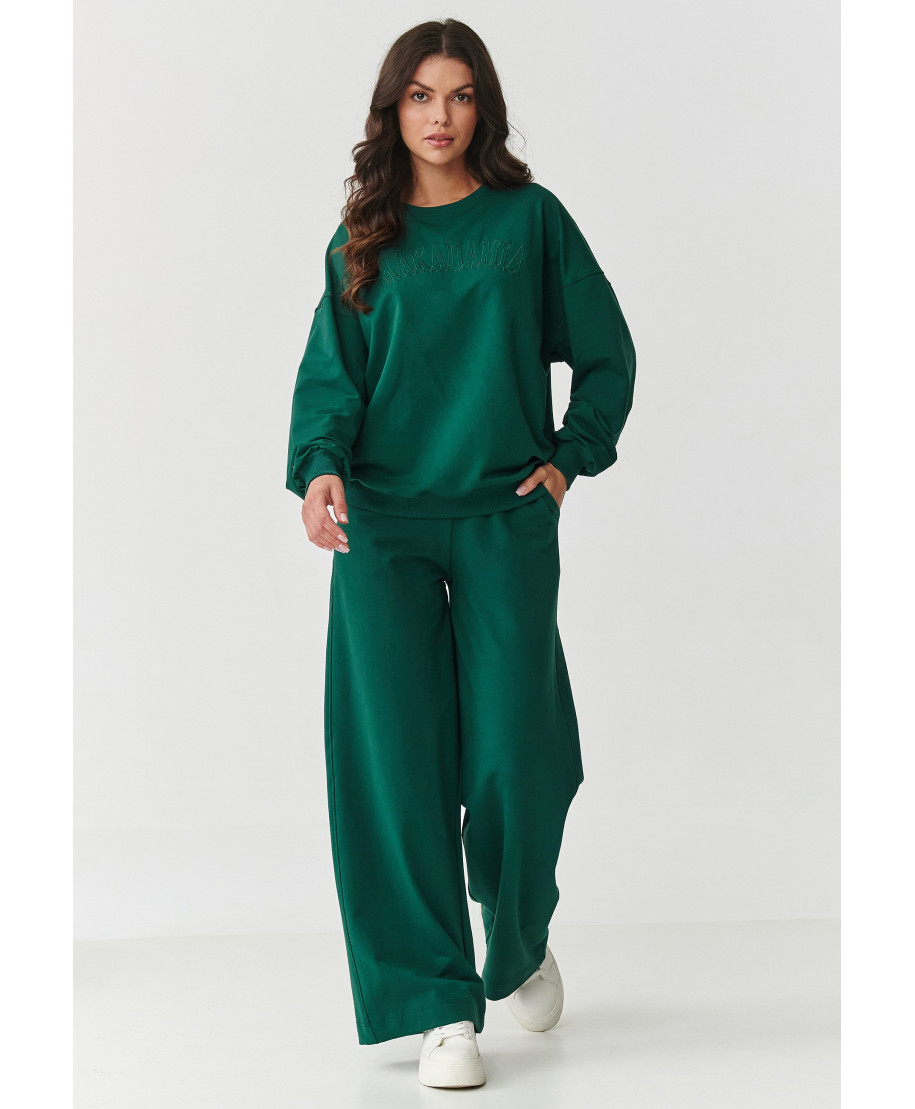 komplektas dresowy su szerokimi nogawkami ir haftowaną aplikacją butelkowa zieleń M890