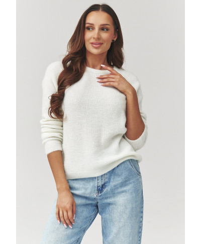 Mīksts sieviešu džemperis ar apaļu kakla izgriezumu ekrū C40