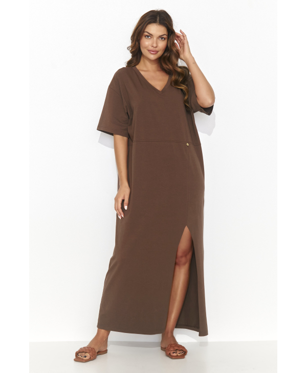Kokvilnas maxi kleita oversize ar šķēlumu šokolādes krāsā NU466
