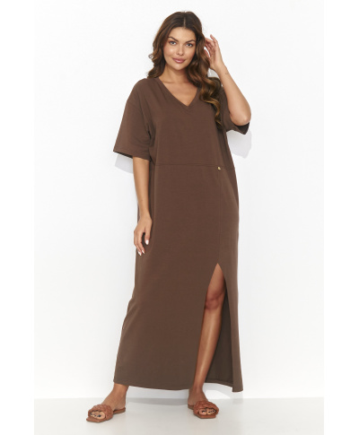 Medvilninė maxi suknelė oversize su skeltuku šokoladinė NU466