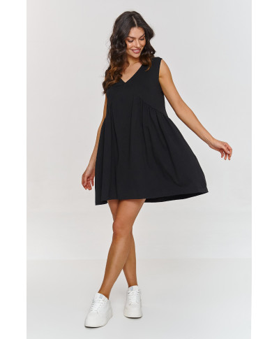 Suknelė trapecijos formos su V formos iškirpte juoda M876