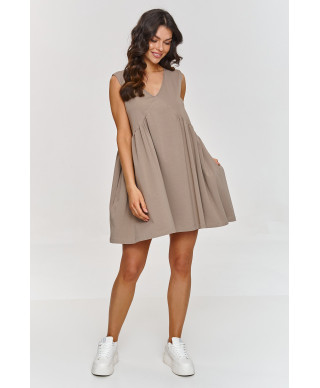 Kleita trapecveida ar V-veida izgriezumu mokas krāsā M876