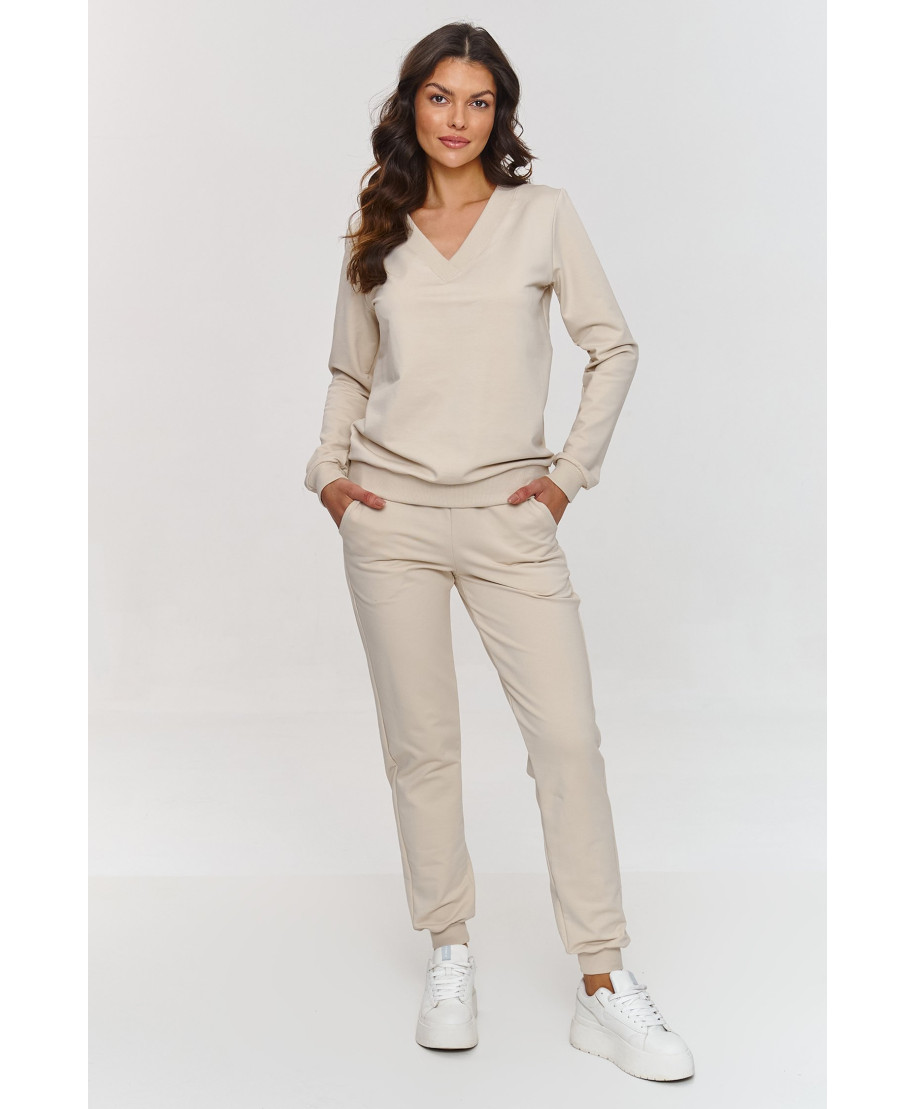 Džemperio komplektas su V formos iškirpte šviesiai smėlio spalvos M868