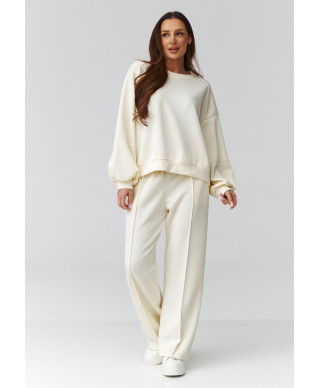 Moteriškas komplektas – oversize džemperis ir plačios kelnės šviesiai smėlio spalvos C44