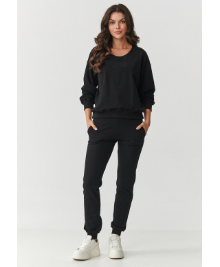 komplektas dresowy su lekko dopasowanymi spodniami ir luźną bluzą juodas M891