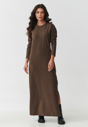 suknele maxi ilgomis rankovemis ir rozcięciem sokoladine M901