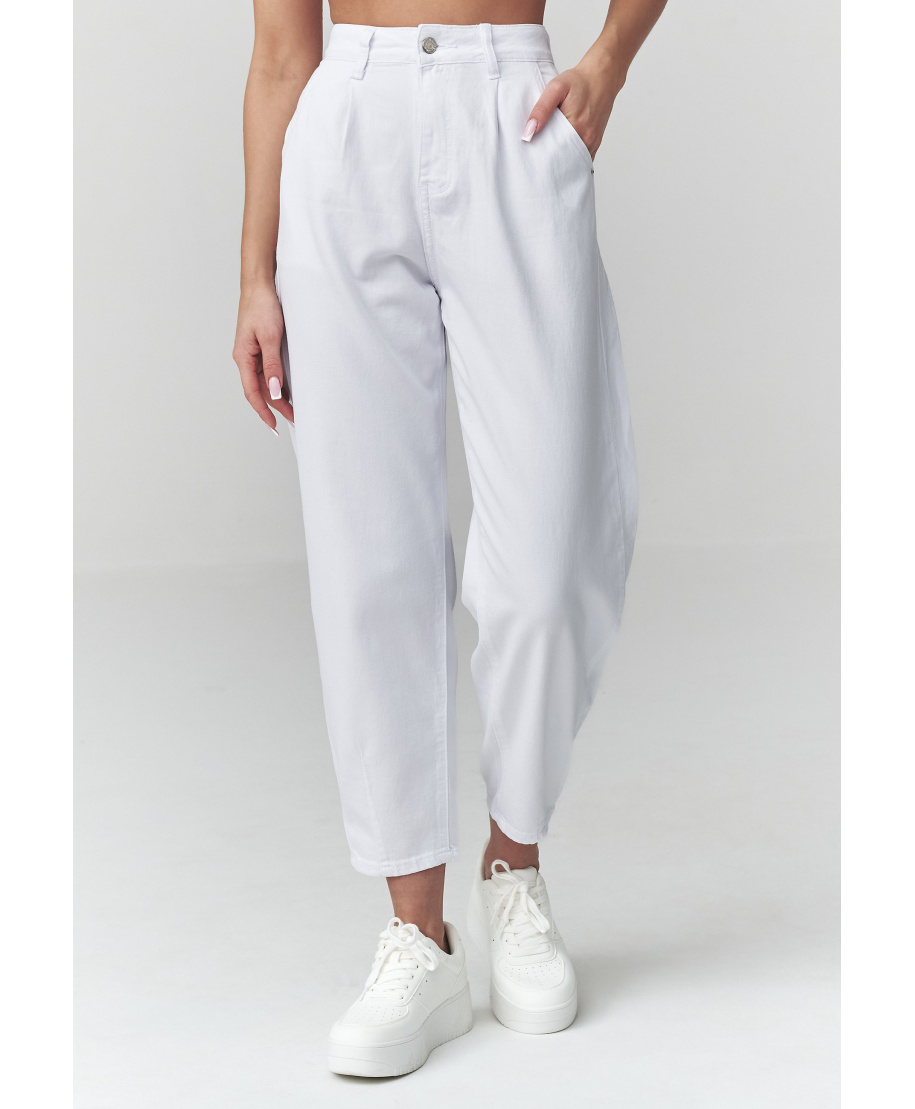 Jeansy mom fit su wysokim stanem białe C52