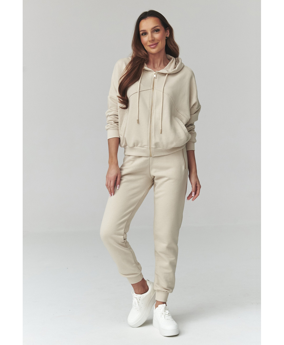 Sieviešu sporta kostīms ar kapuci gaiši bēšs A14