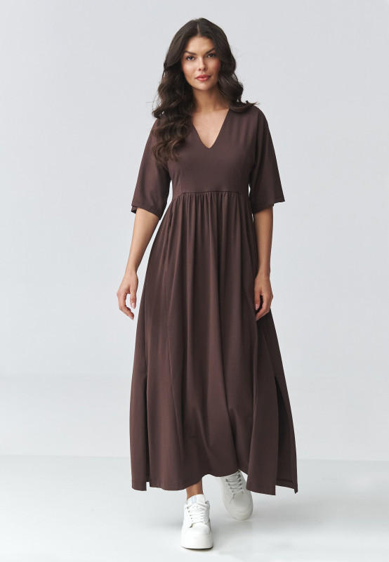 Kleita maxi ar dekoltē tumšā šokolādes M933