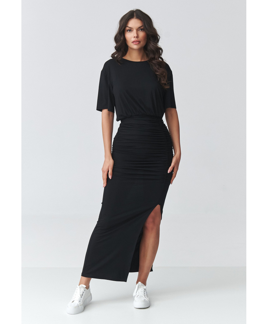 ilga suknele su marszczeniem ir rozcięciem juoda M930