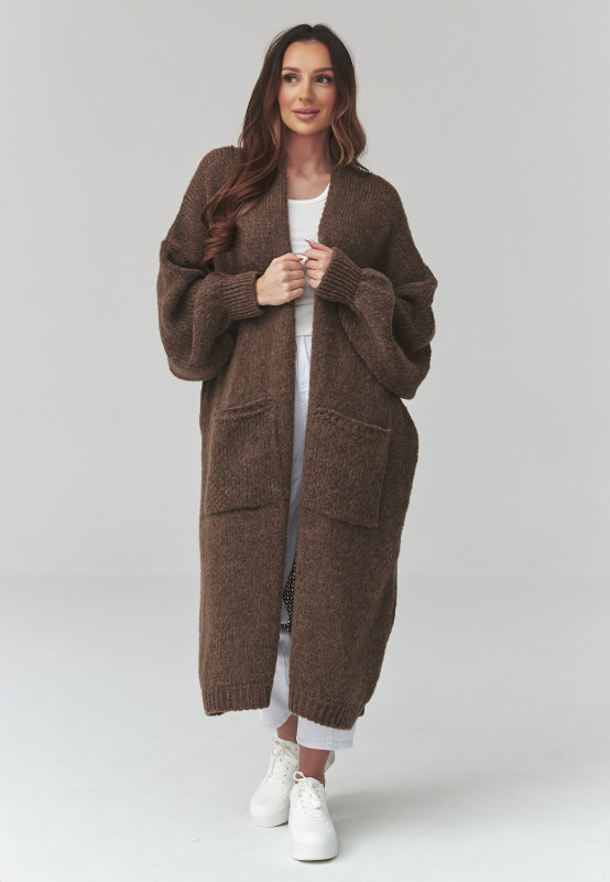ilgas megztinis moteriskas kardiganas su kisenemis sokoladinis S172