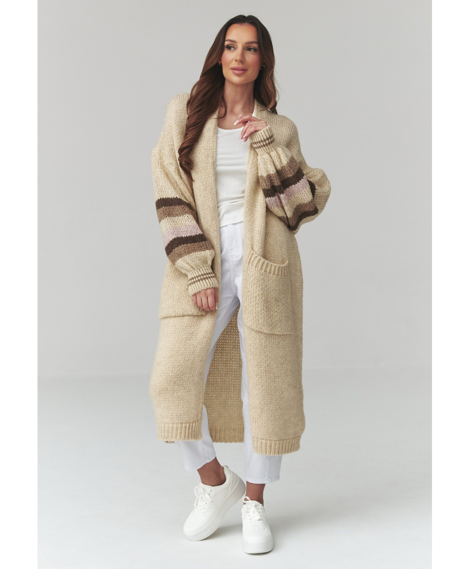 Ilgas moteriškas kardiganas su juostomis ant rankovių šviesiai smėlio spalvos S174