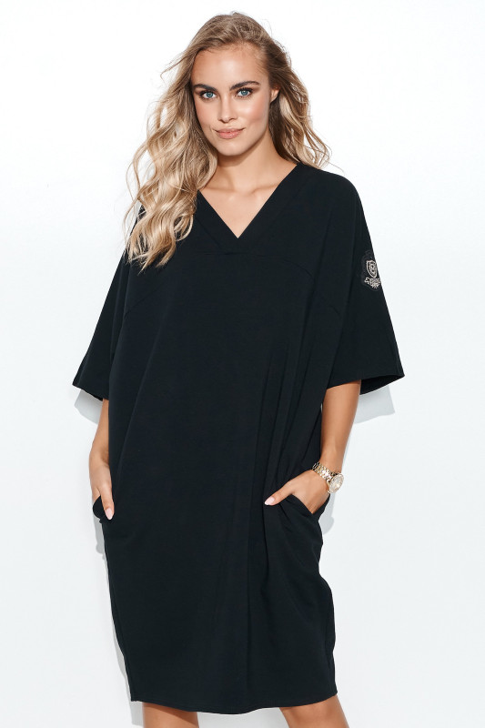 suknele dresowa oversize su aplikacją ant rękawie juoda M708