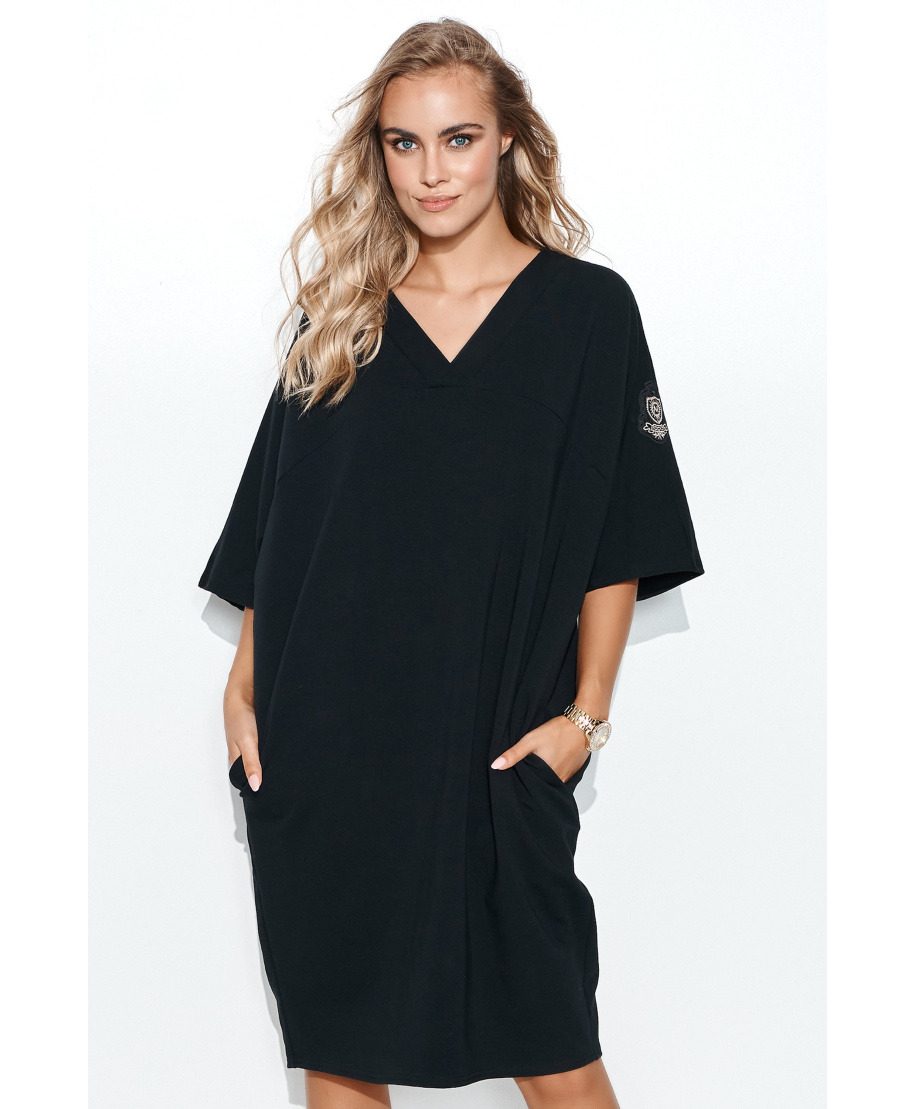 suknele dresowa oversize su aplikacją ant rękawie juoda M708