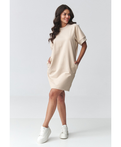 Kleita sportiska oversize ar īsām piedurknēm gaiši bēša M920