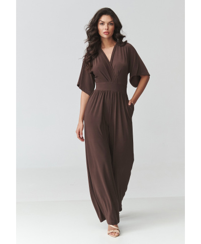 Kombinezon damski o nowoczesnym kroju czekoladowy M939