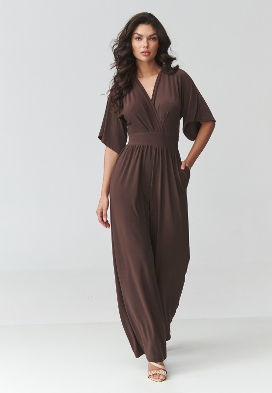 Kombinezon damski o nowoczesnym kroju czekoladowy M939