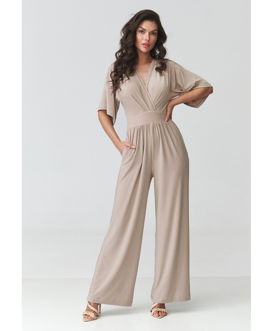 Kombinezon damski o nowoczesnym kroju jasny beż M939