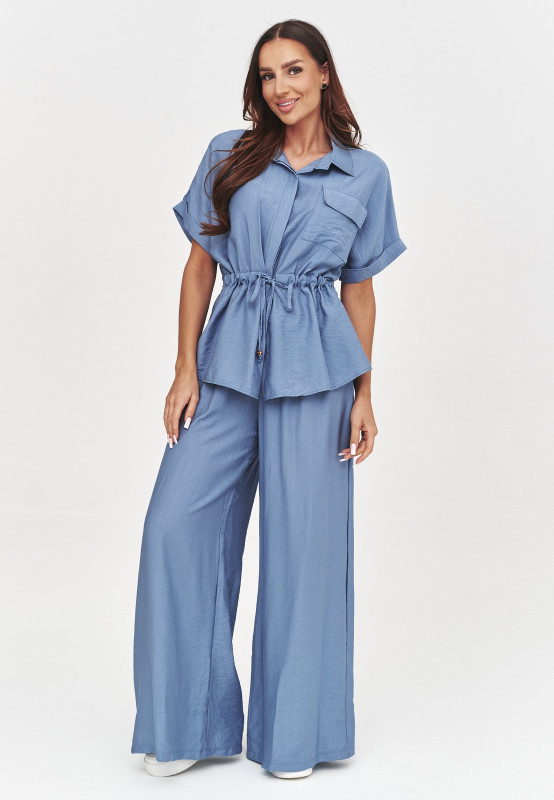 Elegancki komplet damski z luźną bluzką i szerokimi spodniami blue jeans C54