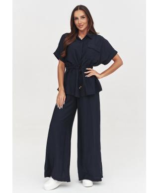 Elegancki komplet damski z luźną bluzką i szerokimi spodniami granatowy C54