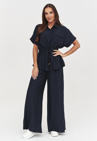 Elegancki komplet damski z luźną bluzką i szerokimi spodniami granatowy C54