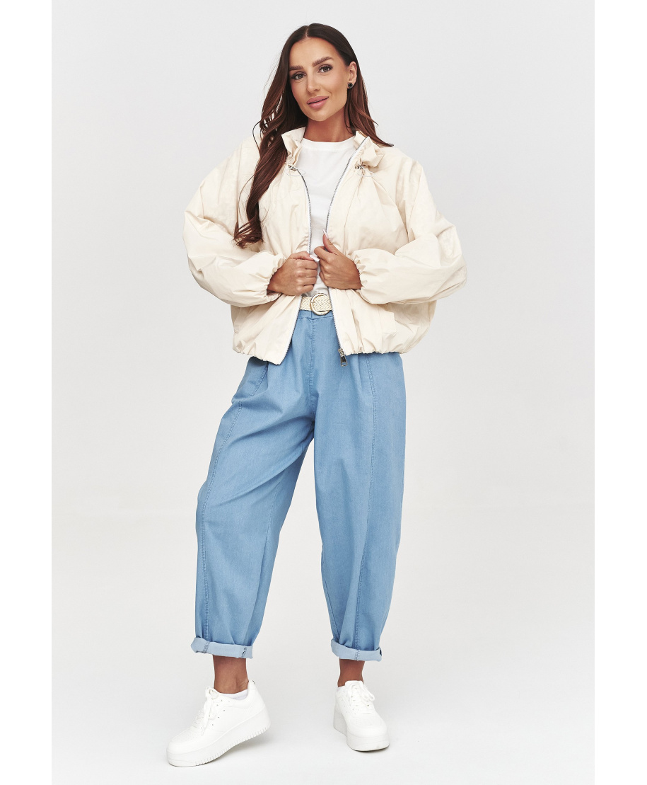 Kurtka damska przejściowa z ozdobną podszewką jasny beż C58