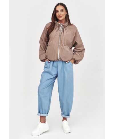 Kurtka damska przejściowa z ozdobną podszewką mokka C58