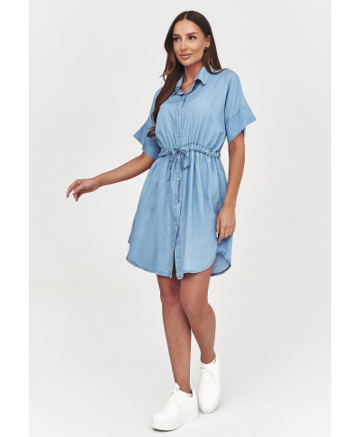 Sukienka jeansowa koszulowa z wiązaniem w talii jasny jeans C57