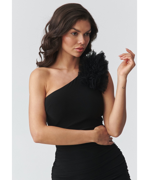 Elegantiška maxi suknelė vienu petimi su iškirpimu juoda M941